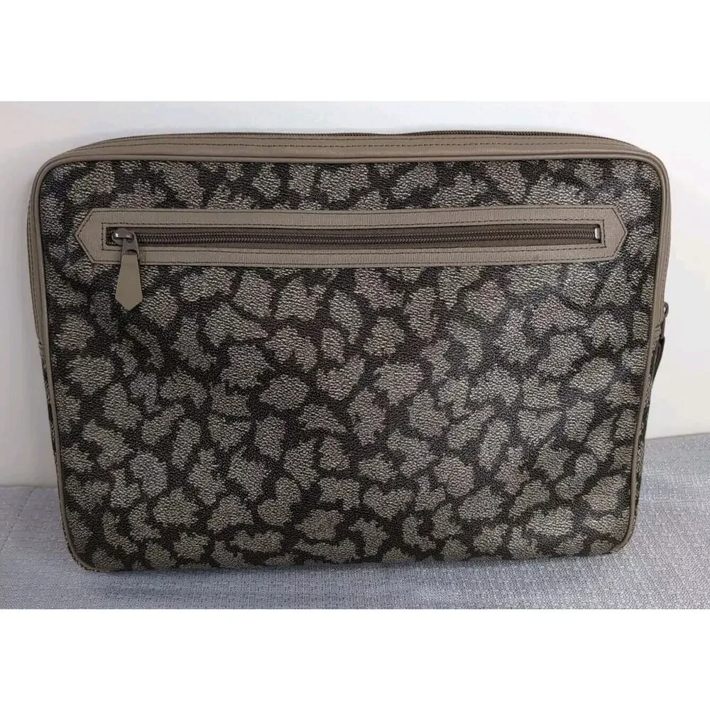 YVES SAINT LAURENT Large Clutch Style Giraffe Pattern